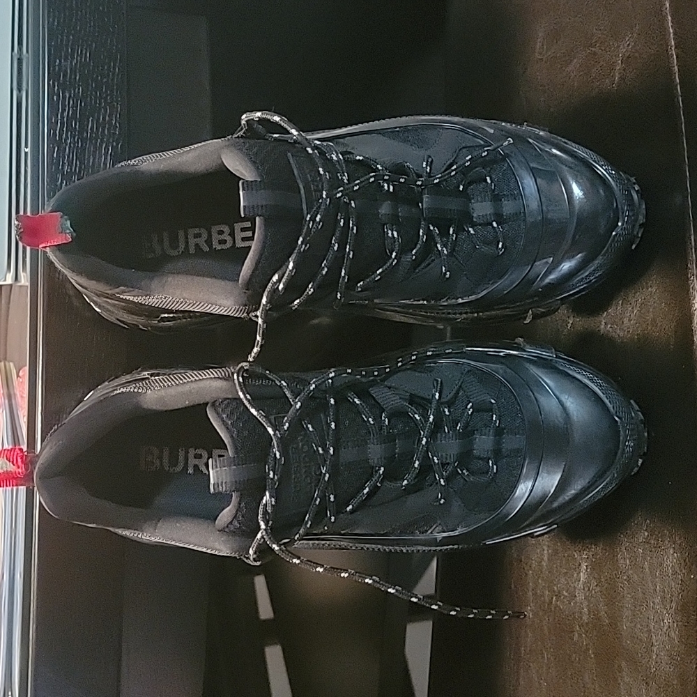 Size 44 Burberry sneakers us 10.5